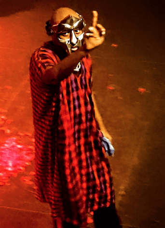 Yasiin Bey (Mos Def) MF DOOM Tribute Show, Paris 2024 - OMFnG Tee's